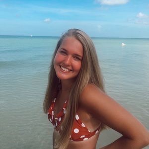 Meet your Posher, Kelli